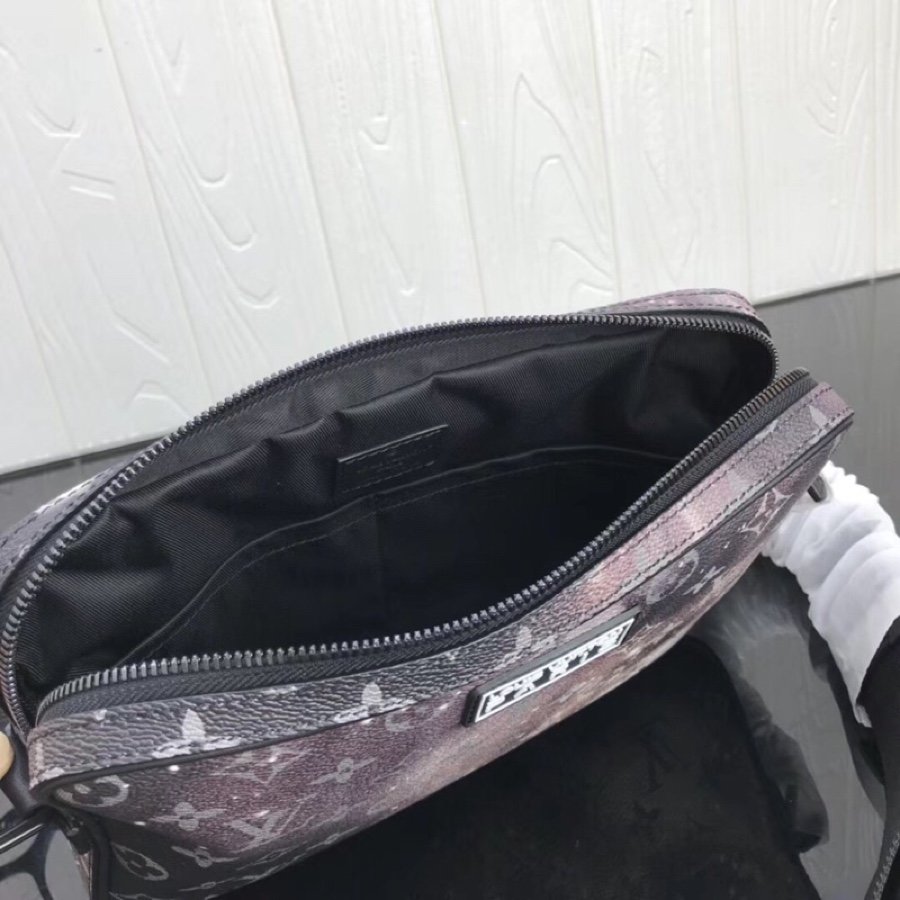 LV Alpha Messenger Bags