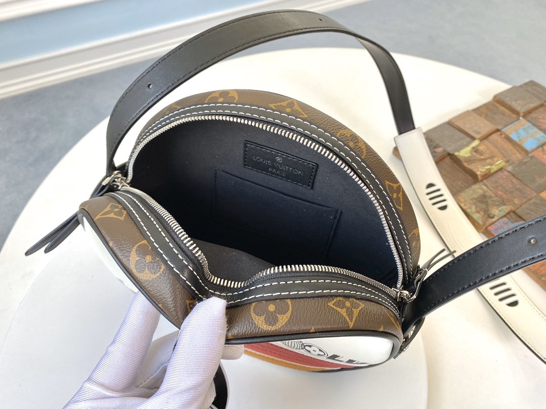 LV M55653 Boite Chapeau Souple
