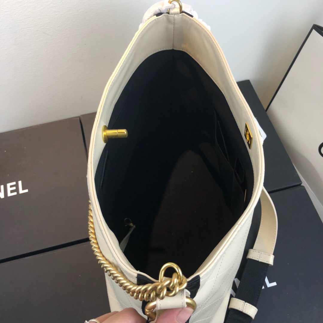 Ch**el Hobo Handbag A57573 white 29cm