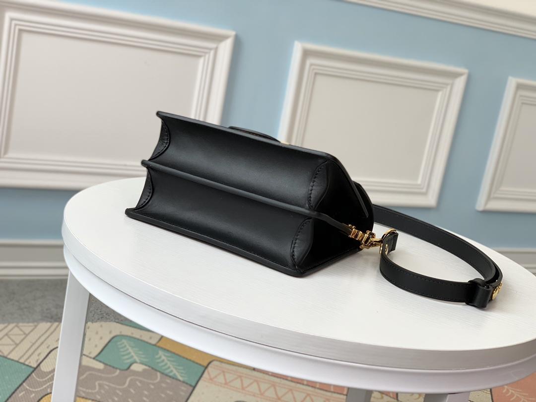 LV M44580 Dauphine Mini 001
