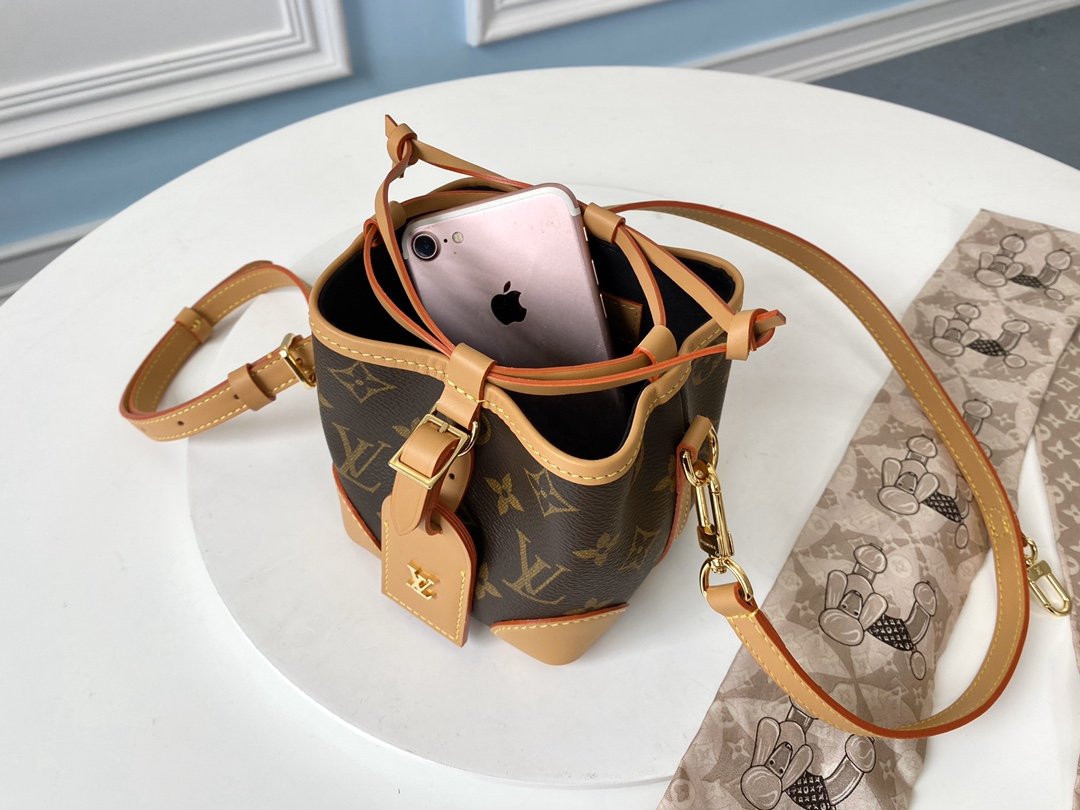 L0vis Vvtt0n mini bag M57099