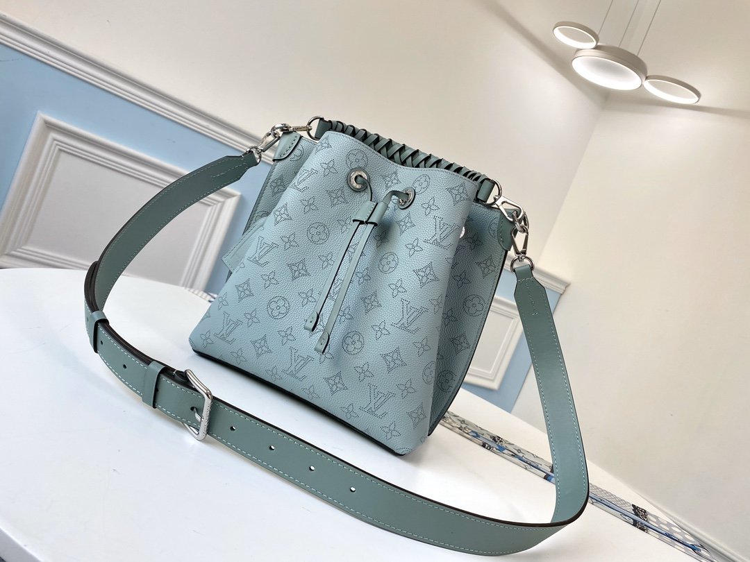 L0vis Vvtt0n Muria Mahina Handbags M55801 blue