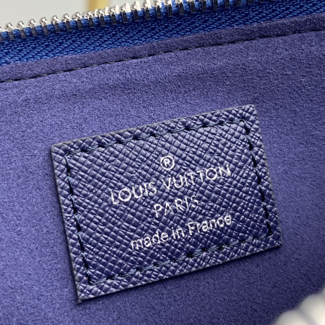 L0vis Vvtt0n Pochette Double Zip Bag M69124