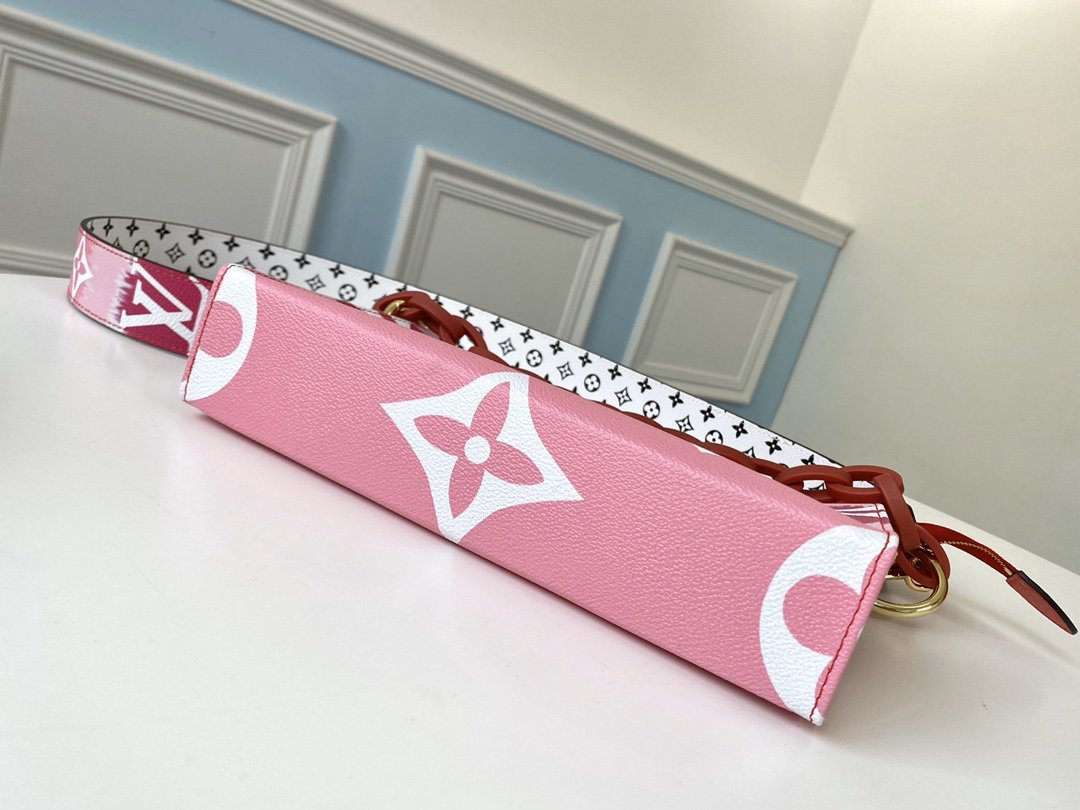 L0vis Vvtt0n Escase TOILET POUCH XL M68137