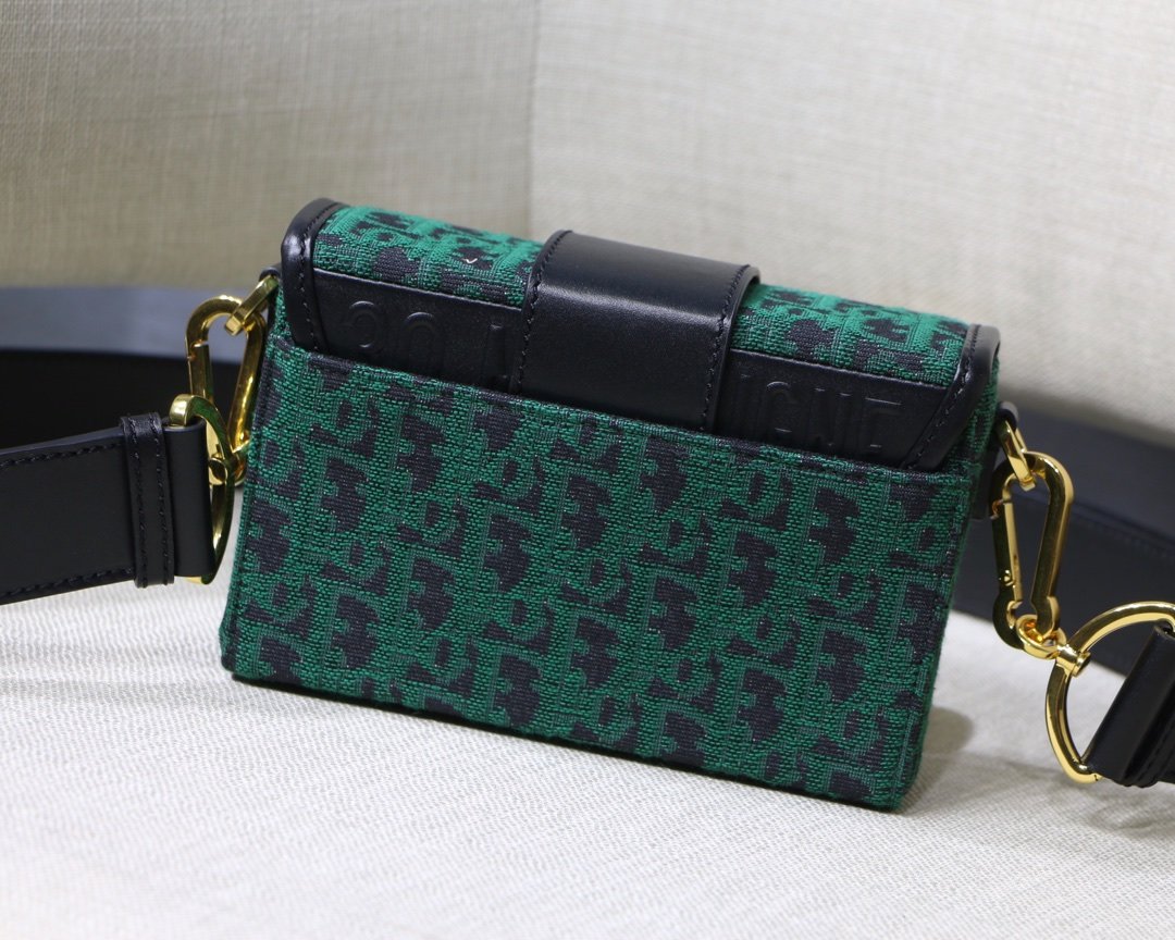 D10r 30 Montaigne Mini Box 17.5cm 002