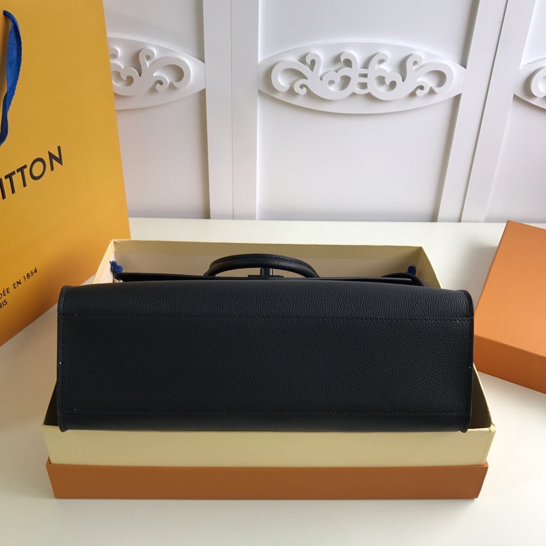 L0vis Vvtt0n Lockme large Tote M55846 Black