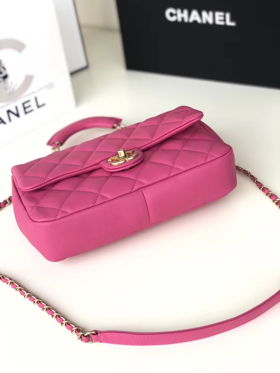 Ch**el Flap Bag Lambskin 24cm