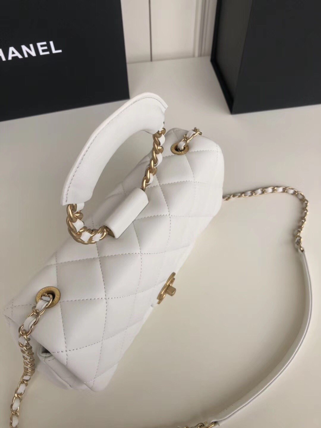 Ch**el Flap Bag Lambskin White 24cm