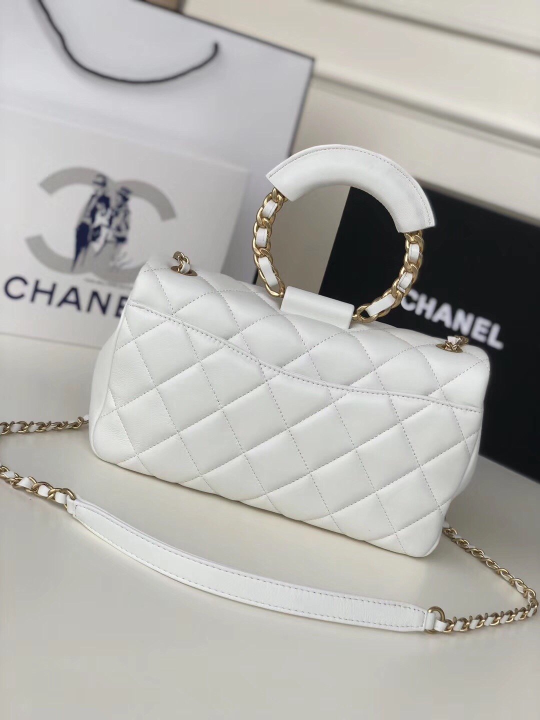 Ch**el Flap Bag Lambskin White 24cm