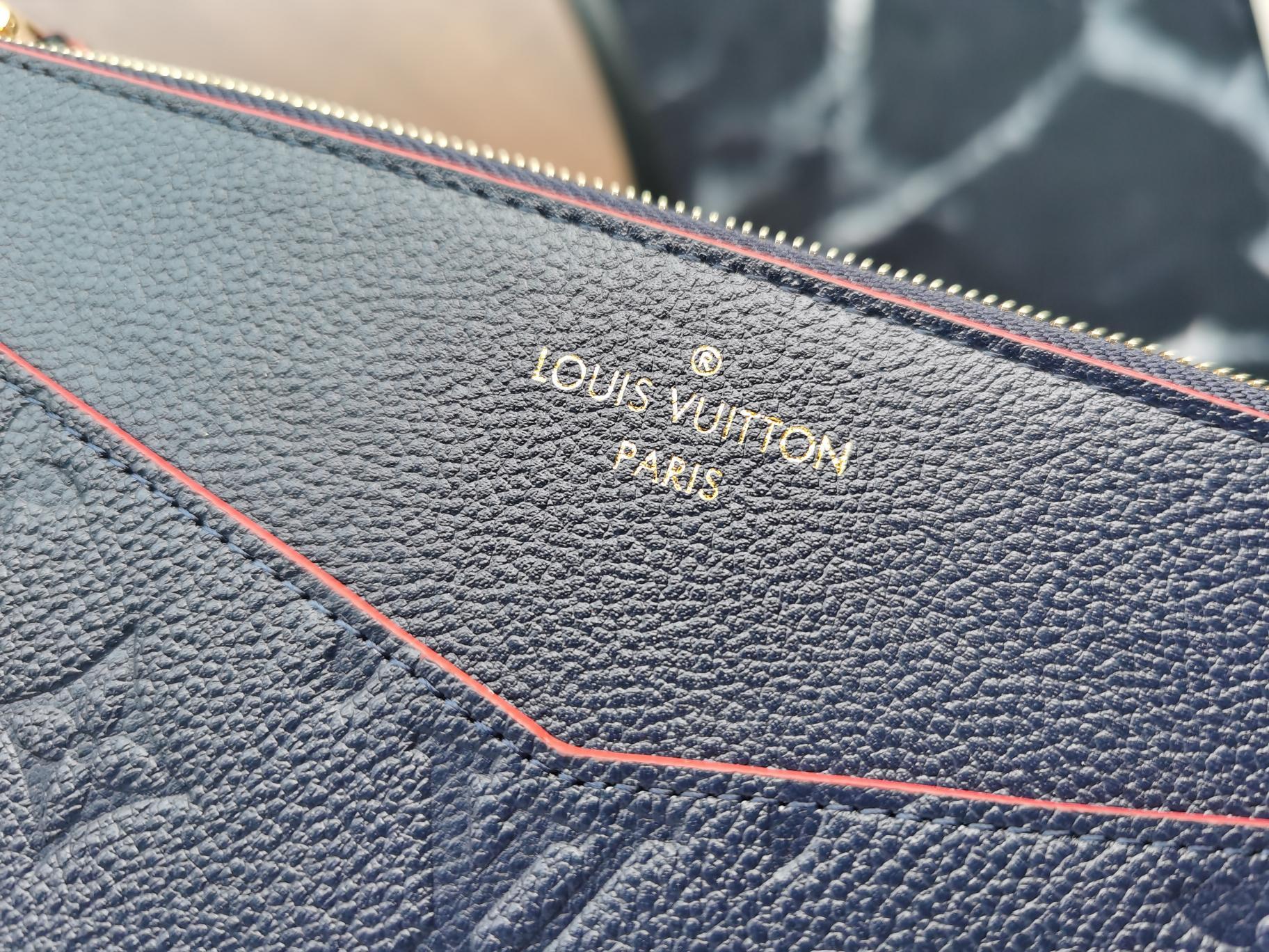 LV POCHETTE MÉLANIE MM BLUE