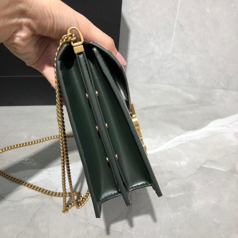 Y51 Sa1nt Lau*nt Cassandra Clasp Bag Green