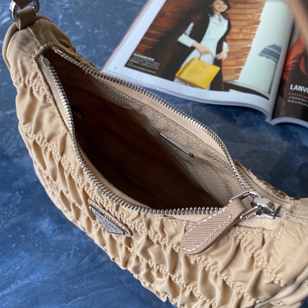 Pra*a Nylon 1NE204 Hobo Bag 22cm 001