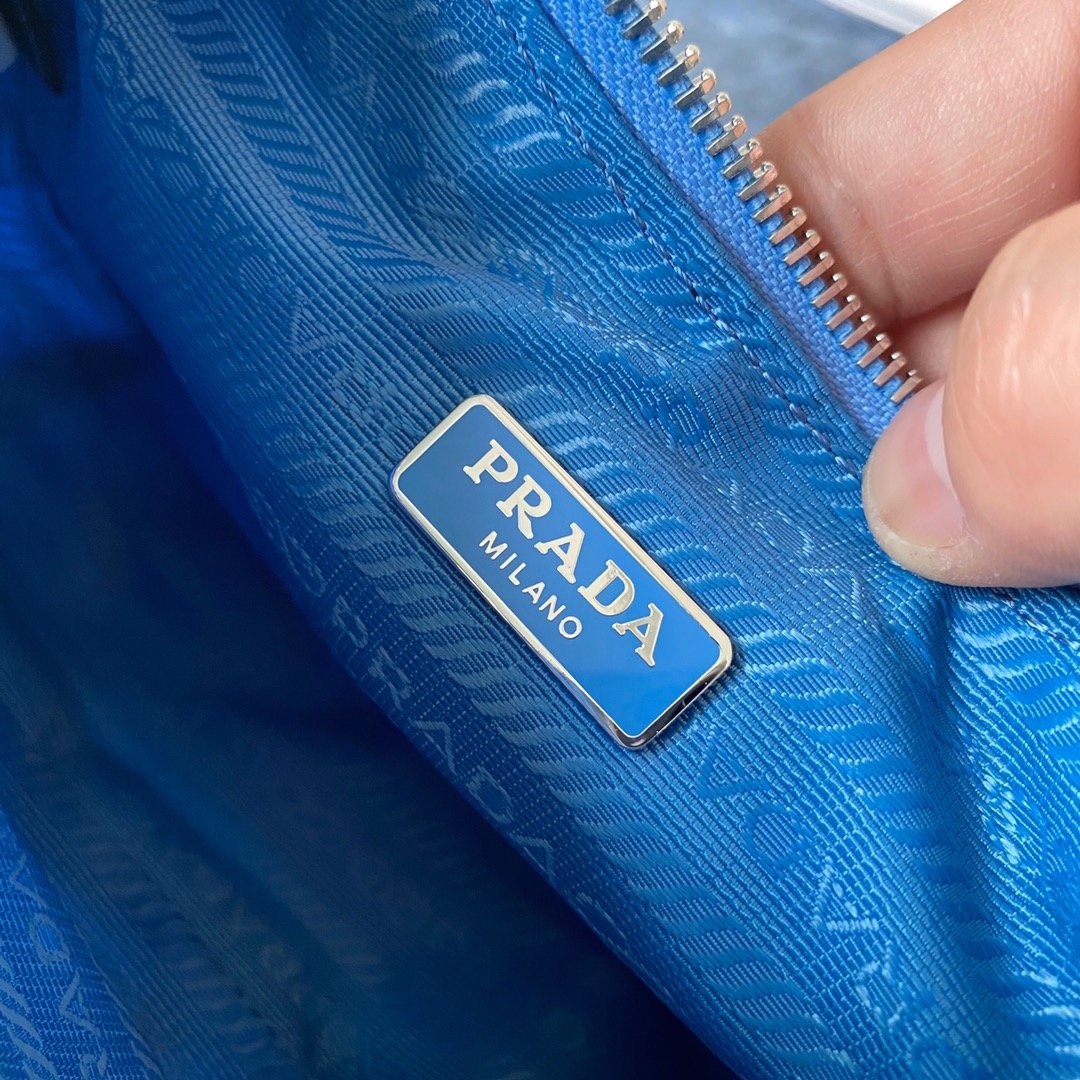 Pra*a Nylon 1NE204 Hobo Bag 22cm 002