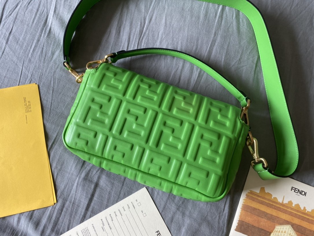 F**di Baguette Bag 26cm Green