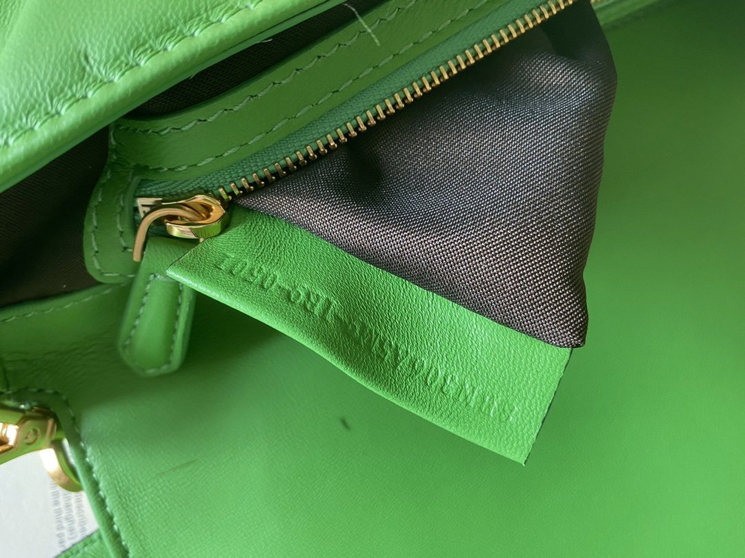 F**di Baguette Bag 26cm Green
