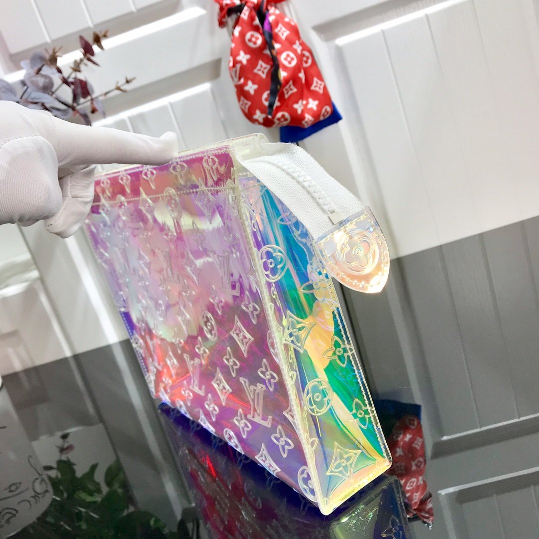 LV POCHETTE VOYAGE M47542 
