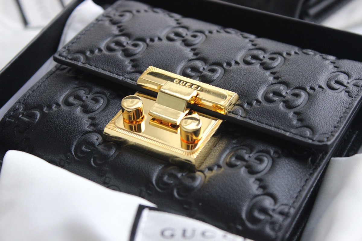 Gvc*1 Black Padlock wallet