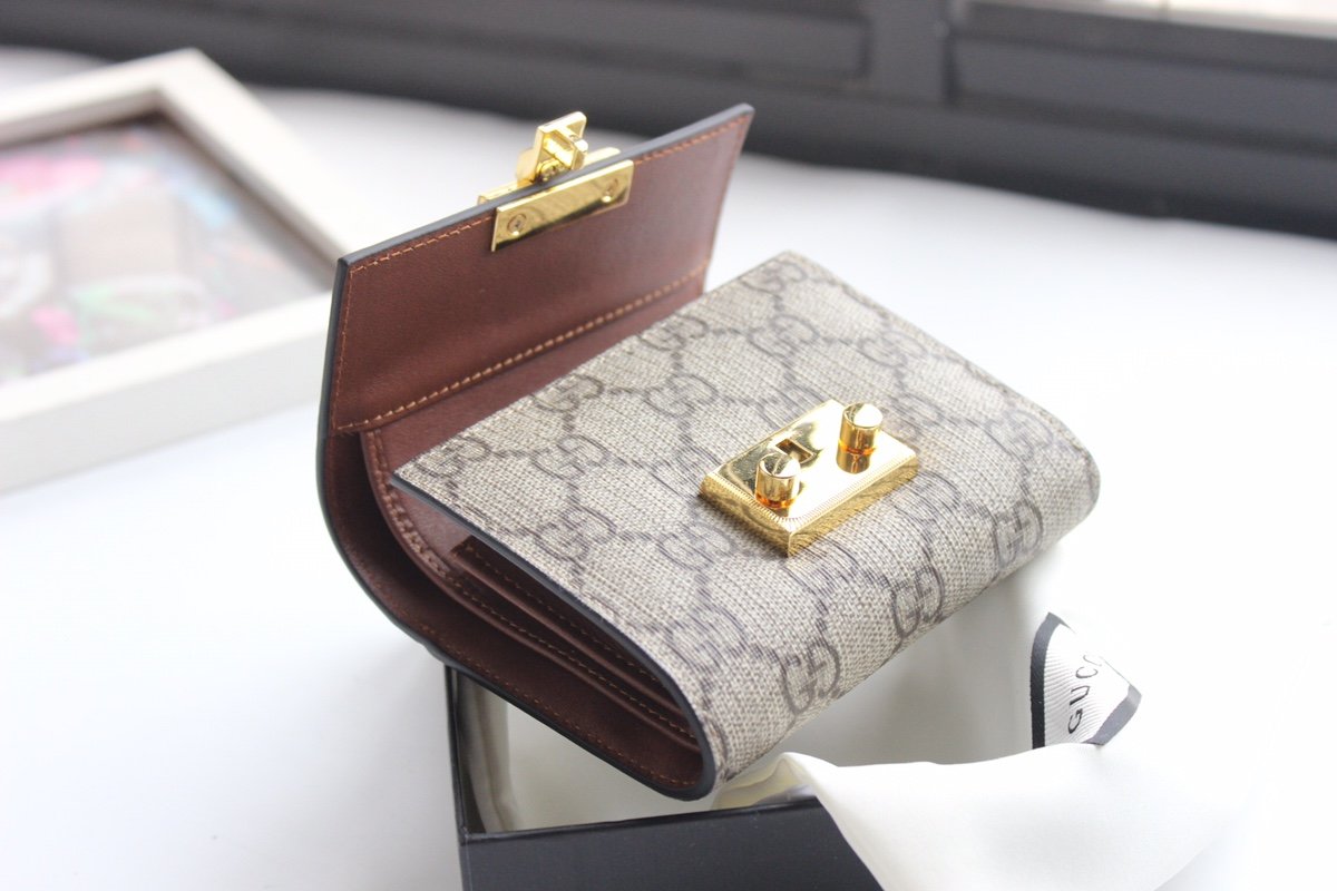Gvc*1 Padlock wallet 002