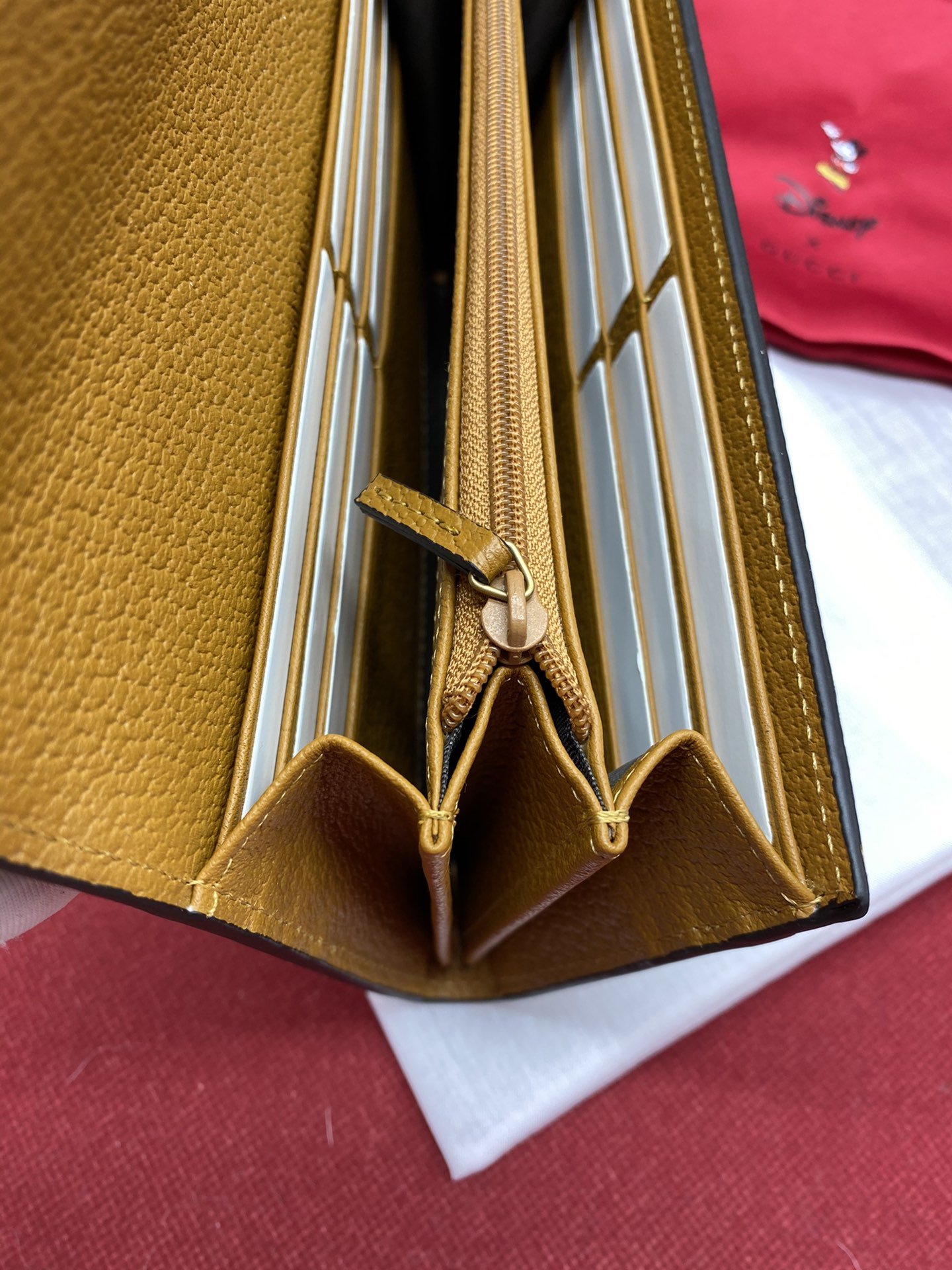 Gvc*1 Disney Wallet