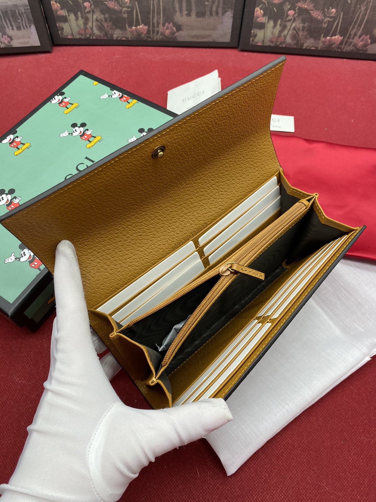 Gvc*1 Disney Wallet