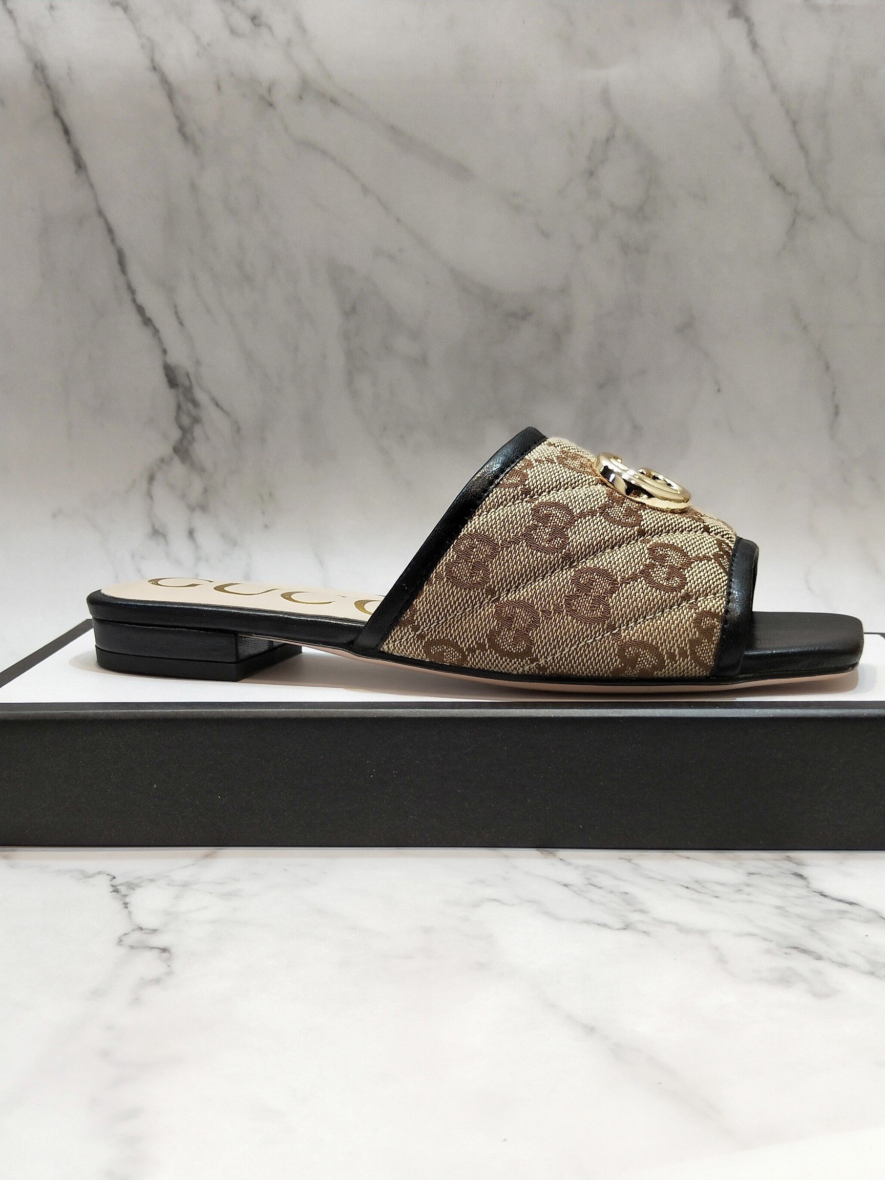 Gvc*1 Sandals 023