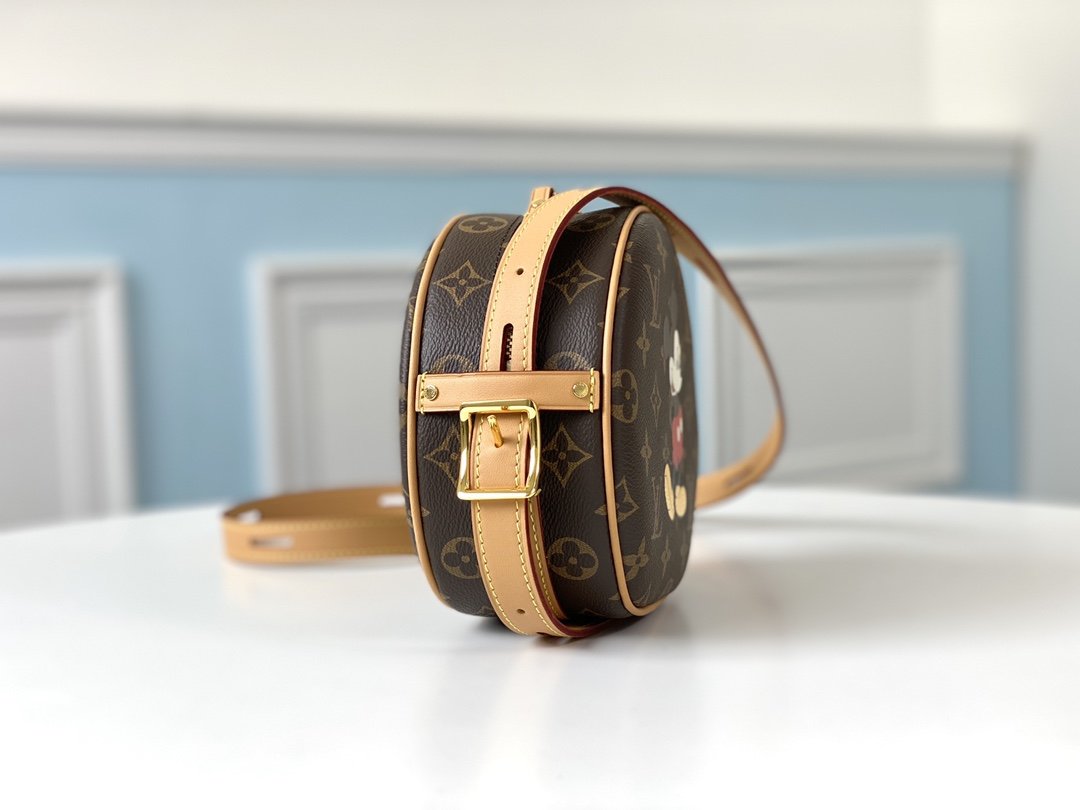 L0vis Vvtt0n Boite Chapeau Souple Monogram