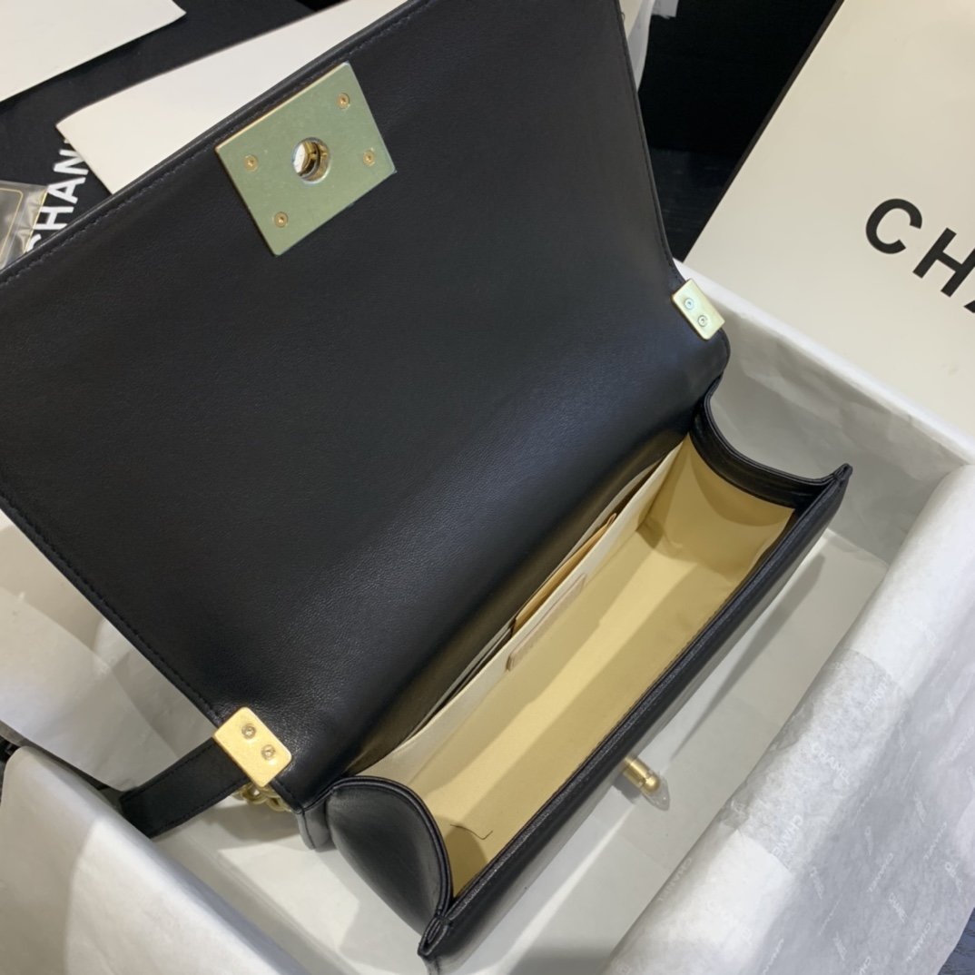 Ch**el 25cm Boy Bag 