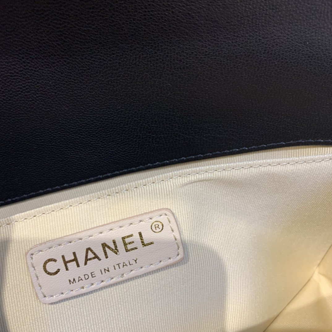 Ch**el 25cm Boy Bag 