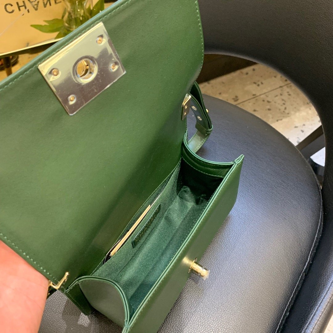 Ch**el V Boy Bag 20cm Green