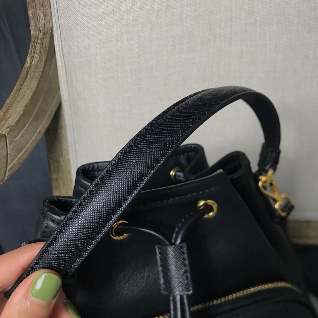 Pra*a Backpack Black