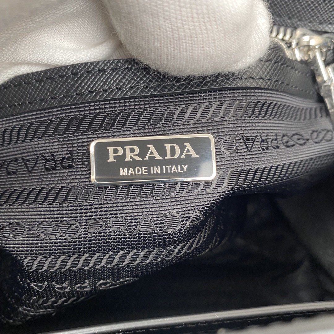 Pra*a Saffiano Leather Bag 1BA296 23cm 003