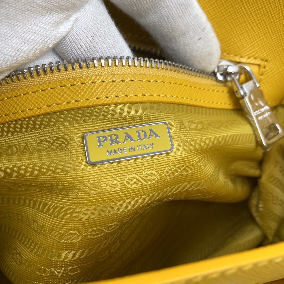 Pra*a Saffiano Leather Bag 1BA296 23cm 004