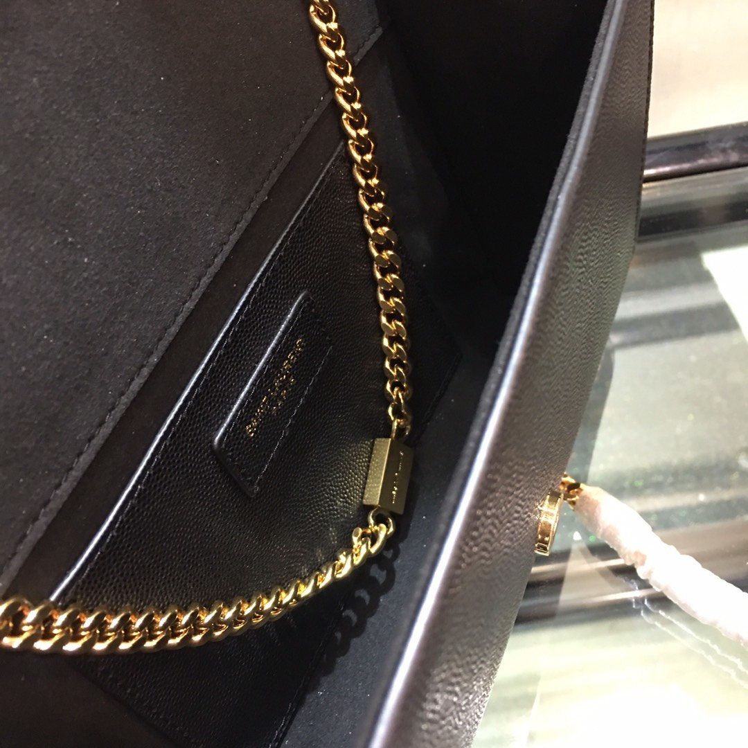 Y51 Chain Shoulder Bag 24cm
