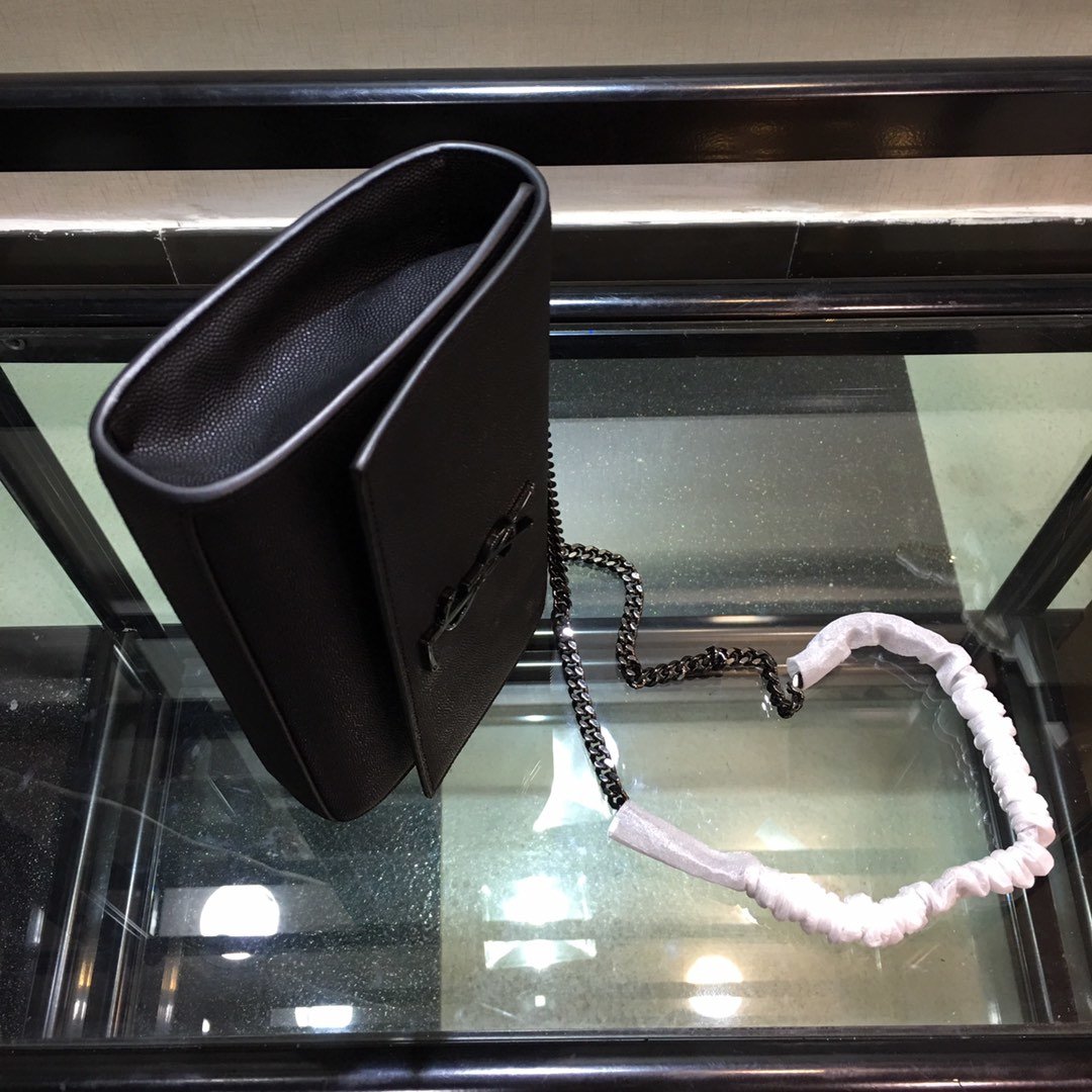 Y51 Chain Shoulder Bag 24cm 004