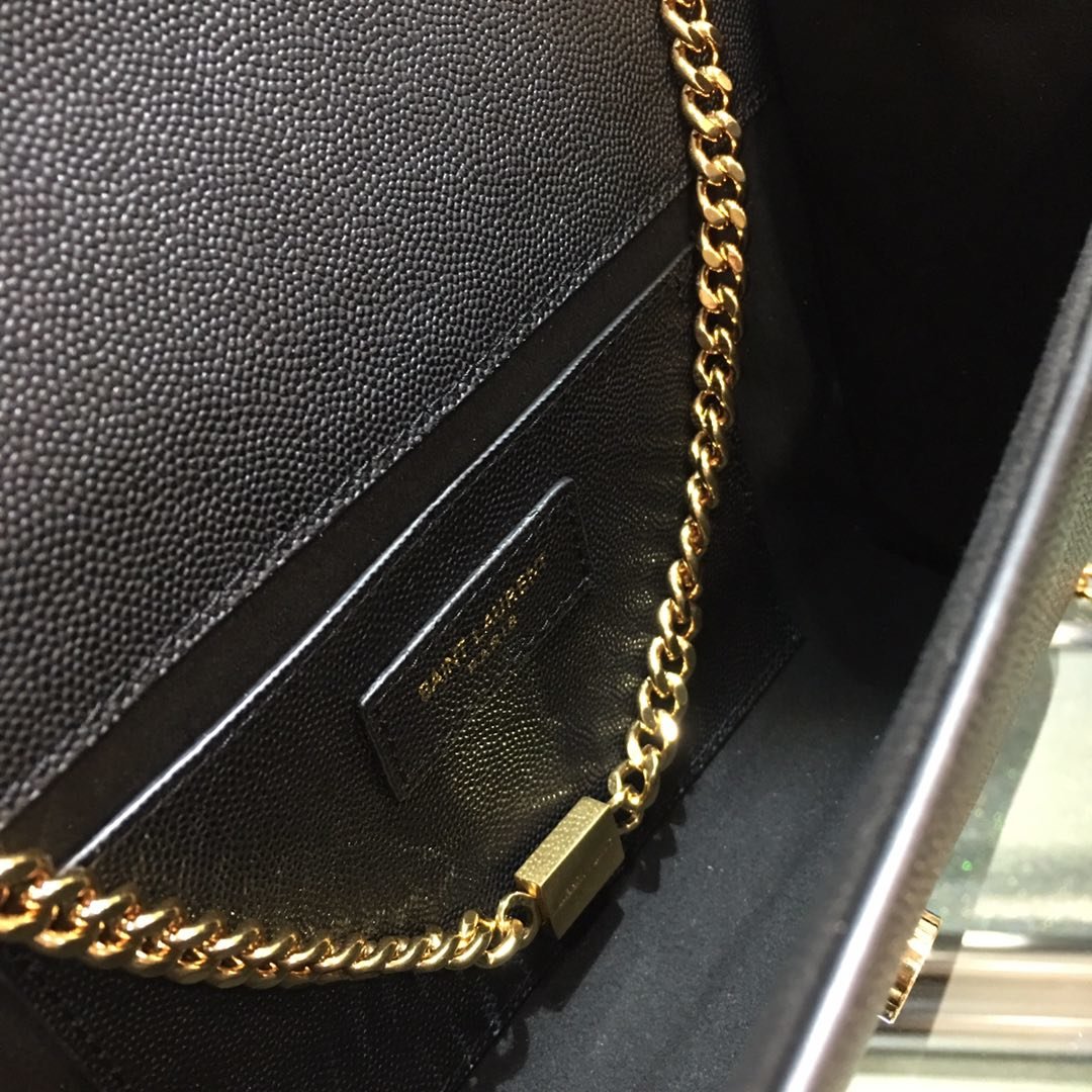 Y51 Chain Shoulder Bag 24cm 006