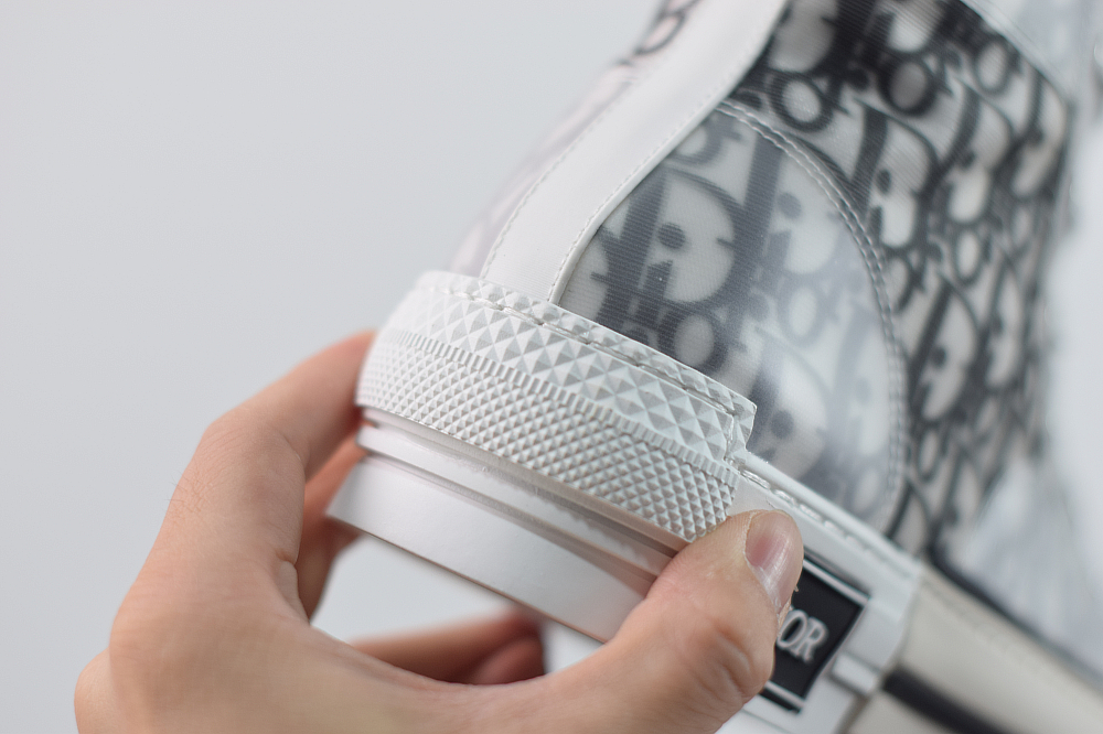 D10r Sneakers 001