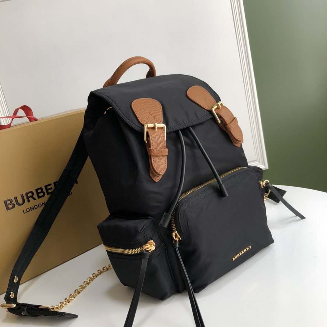 Bv*b*rry Backpack 33cm