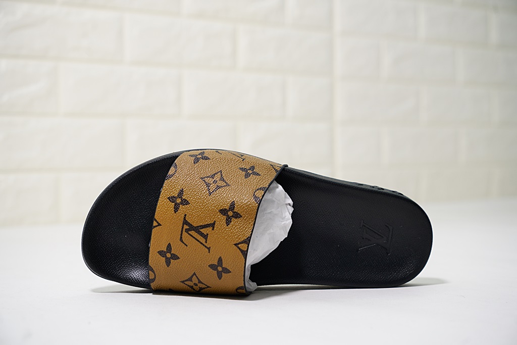 L0vis Vvtt0n Slipper 011