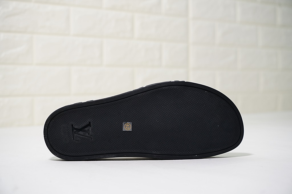 L0vis Vvtt0n Slipper 012