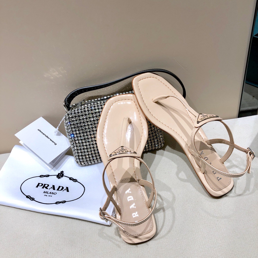 Pra*a Sandals