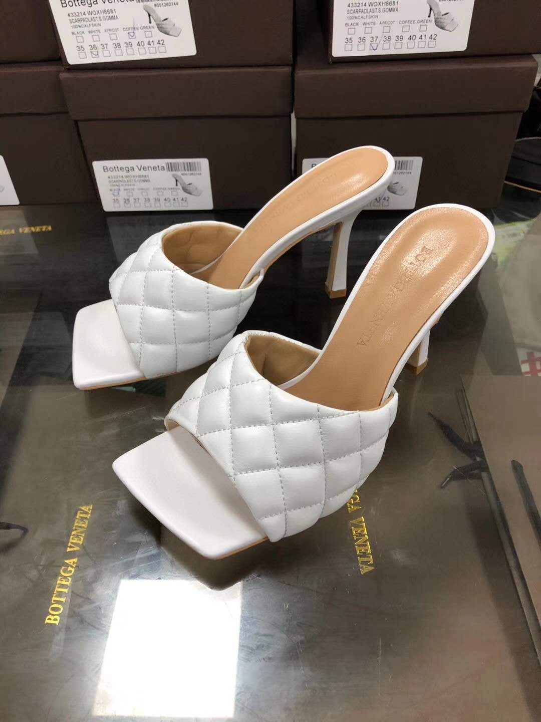 B0tt*ga Ven*ta Sandals