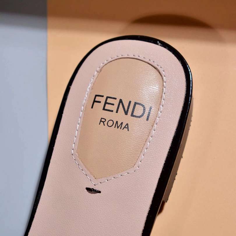 F**di Slipper 001