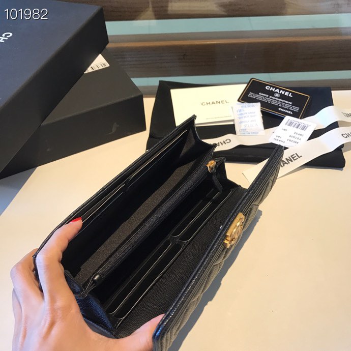 Ch**el LeBoy Wallet Caviar 19CM 002