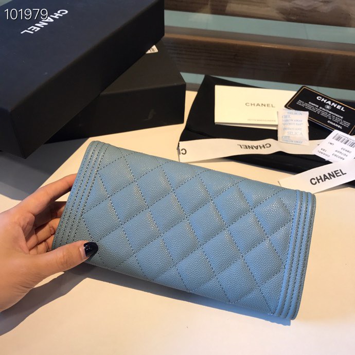 Ch**el LeBoy Wallet Caviar 19CM 005