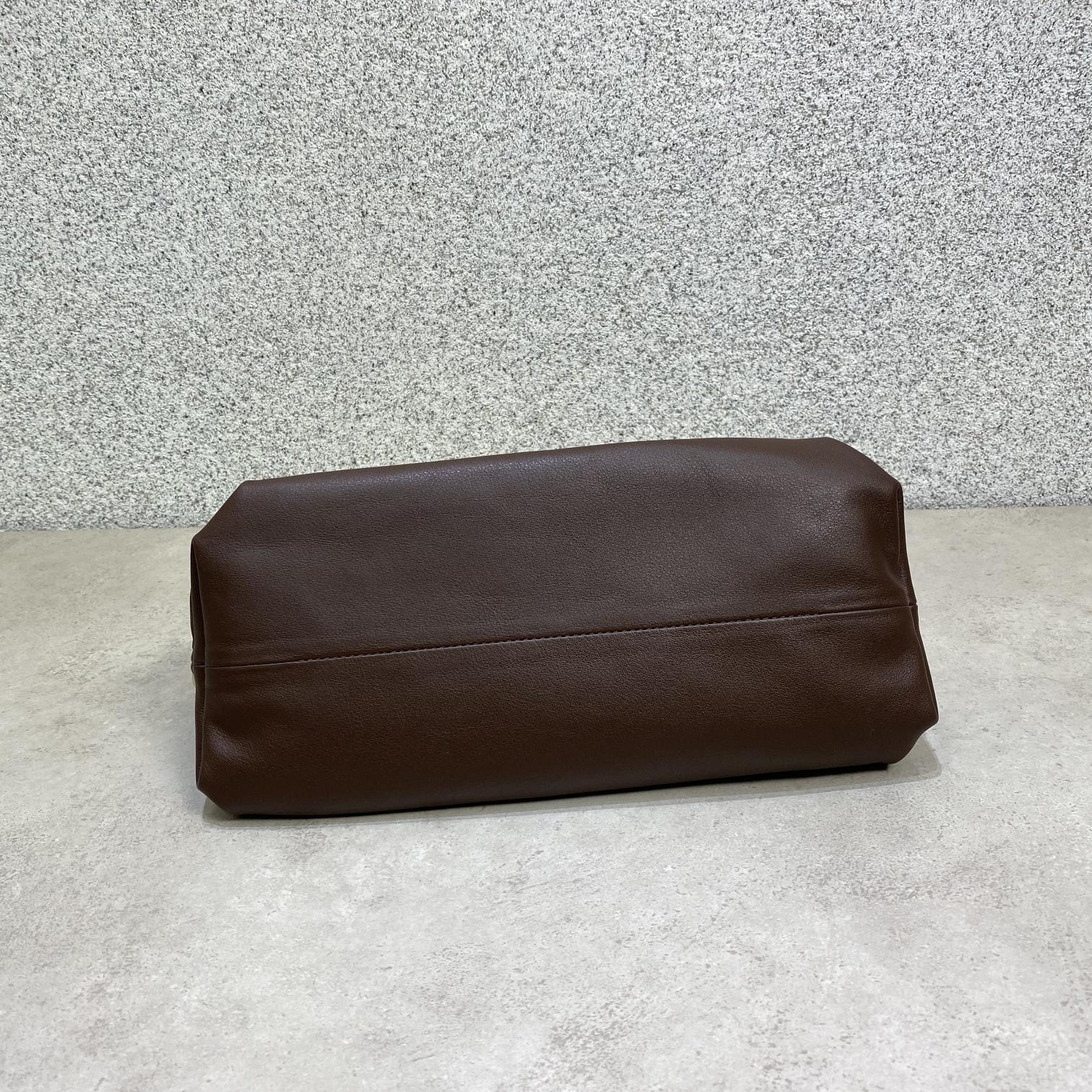 B0tt*ga Ven*ta The Chain Pouch 002