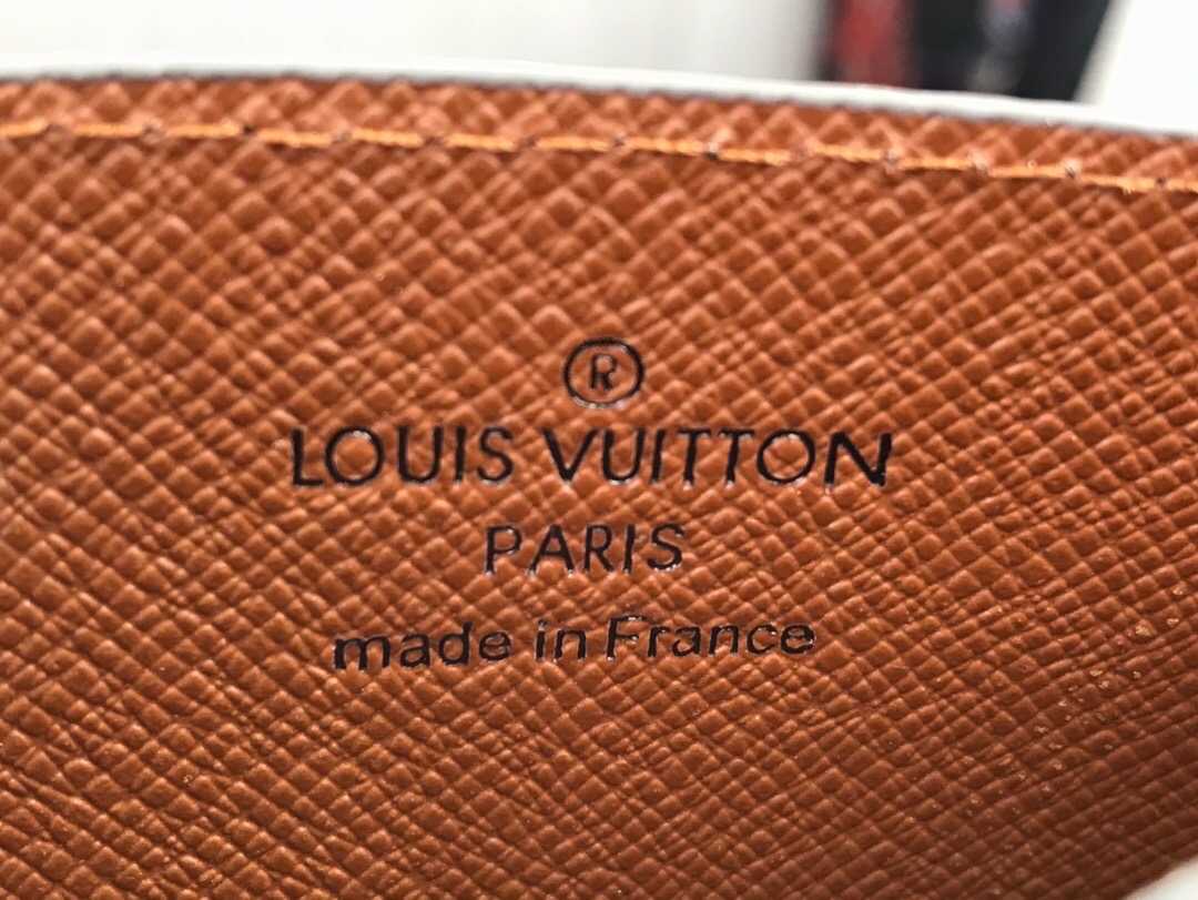 LV Card Holder M61733AM