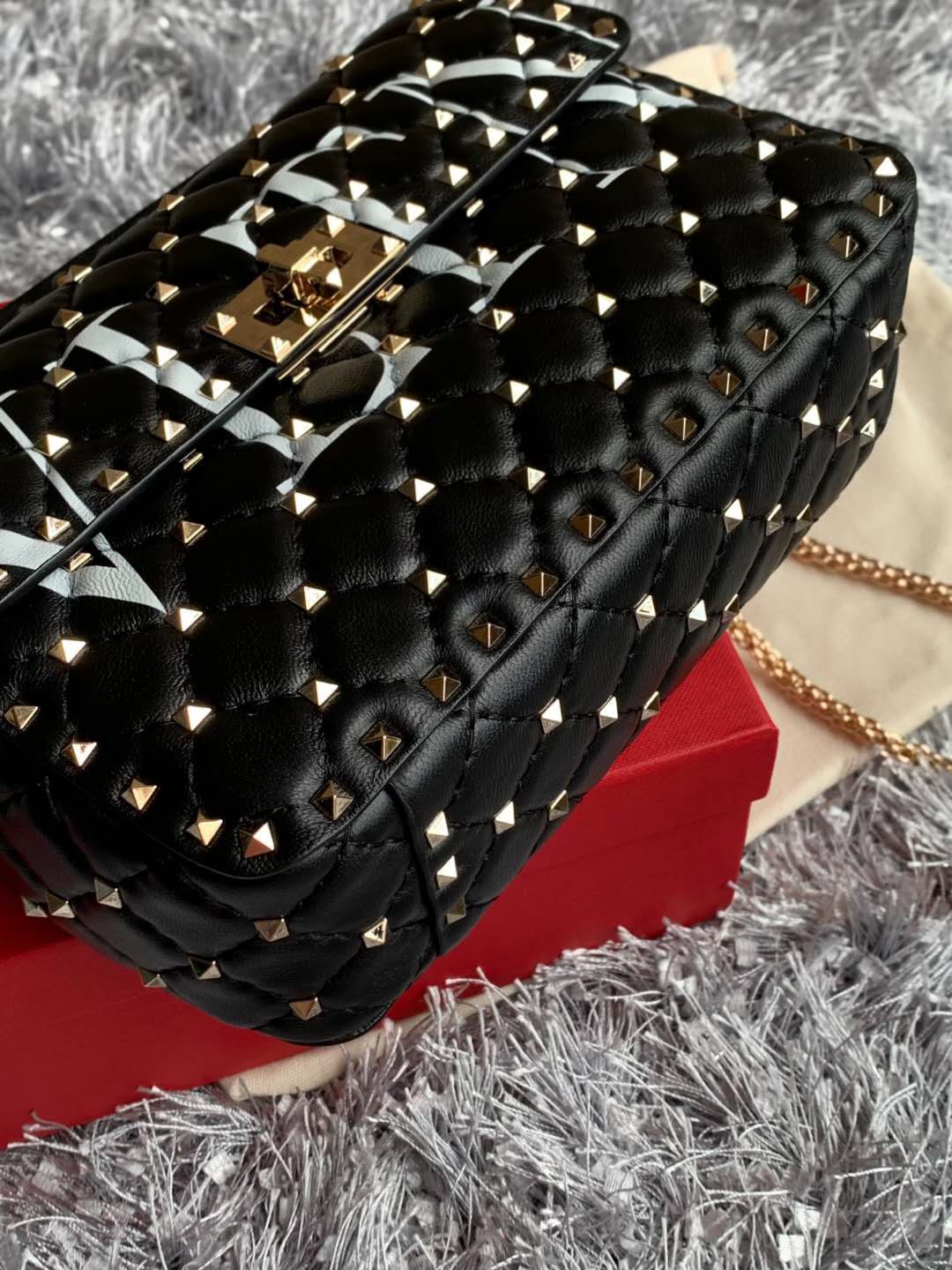 Va1e*ntin0 Handbag 24cm