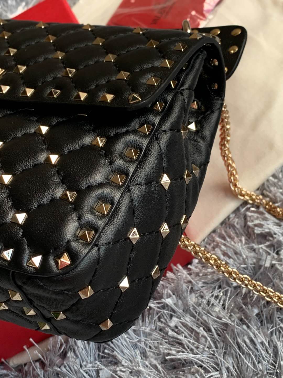 Va1e*ntin0 Handbag 24cm Black