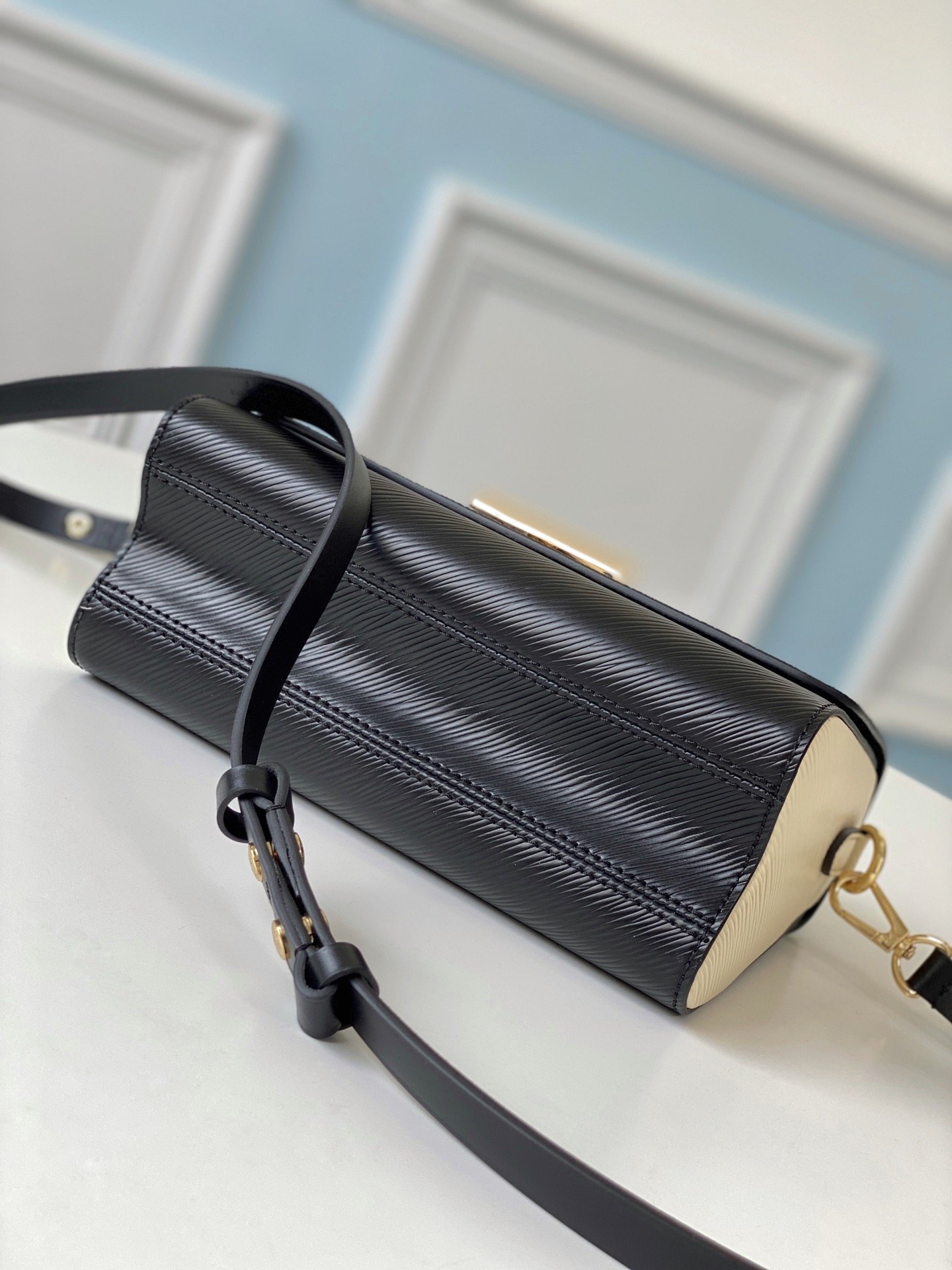 LV M56780 CRAFTY TWIST