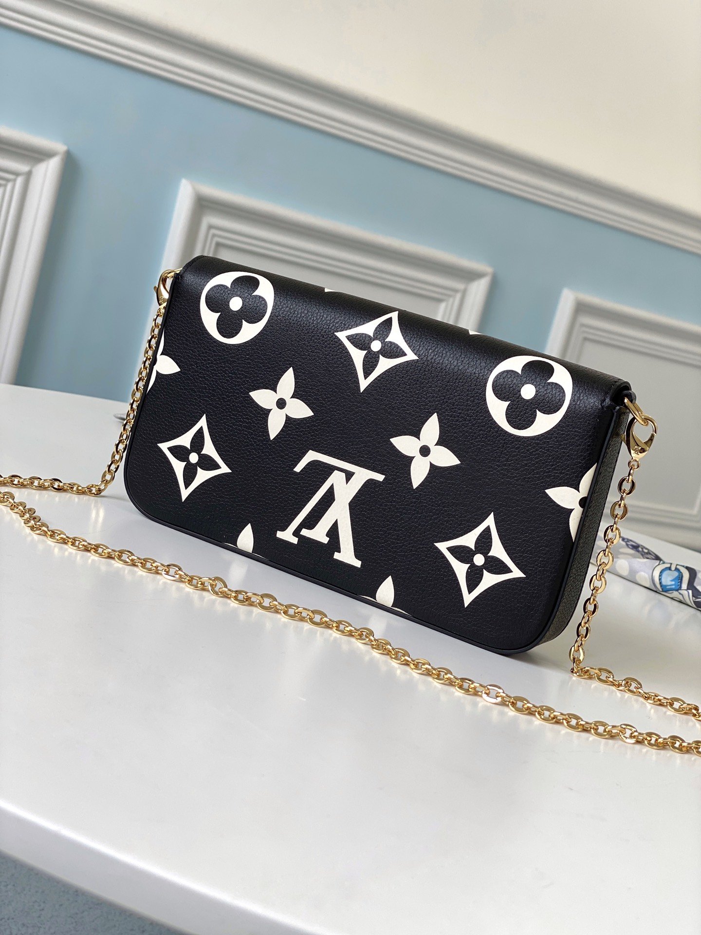 LV CRAFTY FÉLICIE POCHETTE M69515
